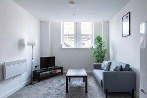Living area - Thornhill House by Guestz (Wakefield)