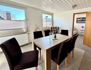 Dining - Vrbo Property (Cuxhaven)