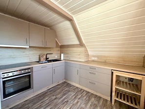 Fridge, oven, stovetop, dishwasher - Vacation apartment Cuxhaven North Sea - Watt'n Mööv for families with dogs (Cuxhaven)