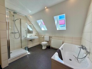 Bathroom - Vrbo Property (Cuxhaven)