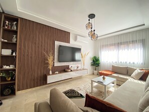 Fernseher, Kamin
