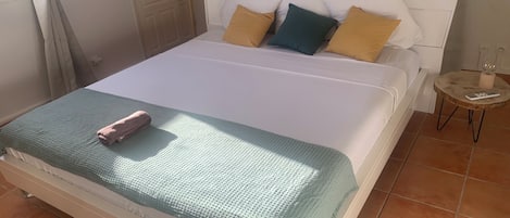 4 Schlafzimmer, Schreibtisch, Bügeleisen/Bügelbrett, Reisekinderbett