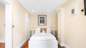 1 habitación, internet y ropa de cama
