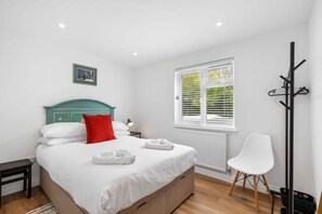5 dormitorios, tabla de planchar con plancha, wifi gratis y ropa de cama