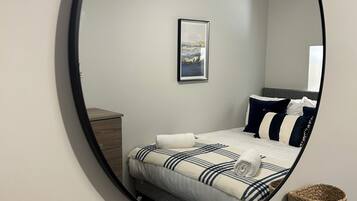 Room 1 in No 4 Mill St