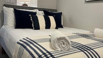 Hypo-allergenic bedding, free WiFi