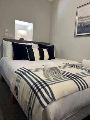 Basic Room, Multiple Beds, Non Smoking, City View | Hypo-allergenic bedding, free WiFi - Westport Rooms (Westport)