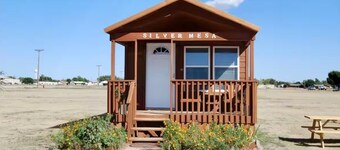 Silver Mesa Cabin - Cozy Getaway in Silverton, TX