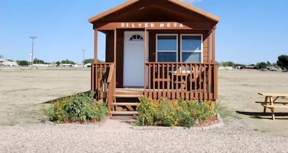 Silver Mesa Cabin - Cozy Getaway in Silverton, TX