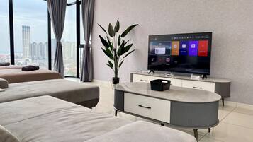 2 bedrooms, iron/ironing board, WiFi