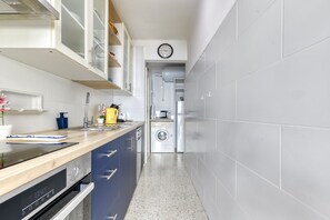 Fridge, microwave, oven, dishwasher - EL MOLINO 1 7 Roses - Immo Barneda (Rosas / Roses)