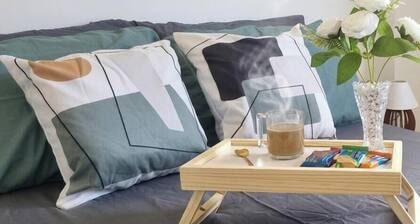 Apê Centro - Serra Negra-wifi/petfriendly /roupa de cama/Ar condicionado/garagem