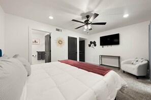 6 bedrooms, iron/ironing board, WiFi, bed sheets