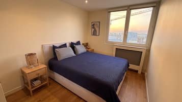 1 chambre, fer et planche à repasser, accès Internet, draps fournis