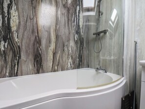 Shower - The Studio on the Crescent (Whitby)