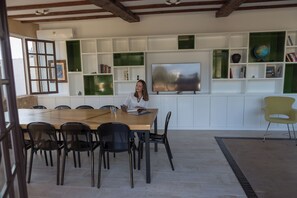 Villa, 5 habitaciones, alberca privada, vista al jardín | Sala de reuniones