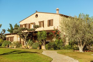 Villa, 5 Schlafzimmer, eigener Pool, Gartenblick | Außenbereich