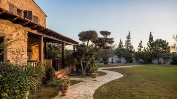 Villa, 5 Bedrooms, Private Pool, Garden View | Terrace/patio