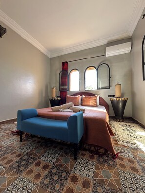 2 bedrooms, iron/ironing board, travel cot, free WiFi