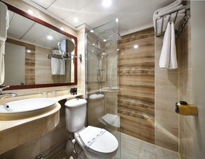 Kahden hengen huone (yksi tai kaksi sänkyä) | Kylpyhuone