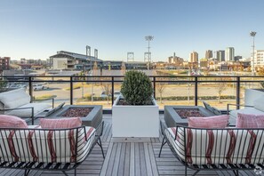 Terrace/patio - Luxury Palmer Parkside Condo w/ Regions Field View (Birmingham)
