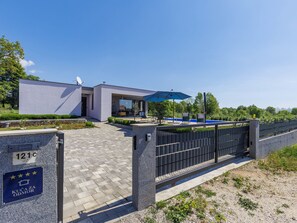 House - Lavender by Interhome (Labin)