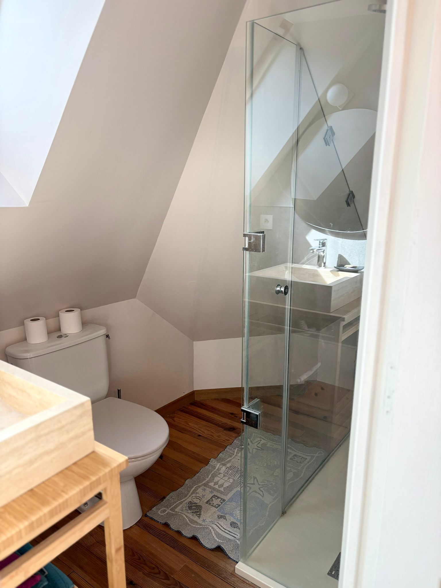 Bruser, hårtørrer, Toiletpapir