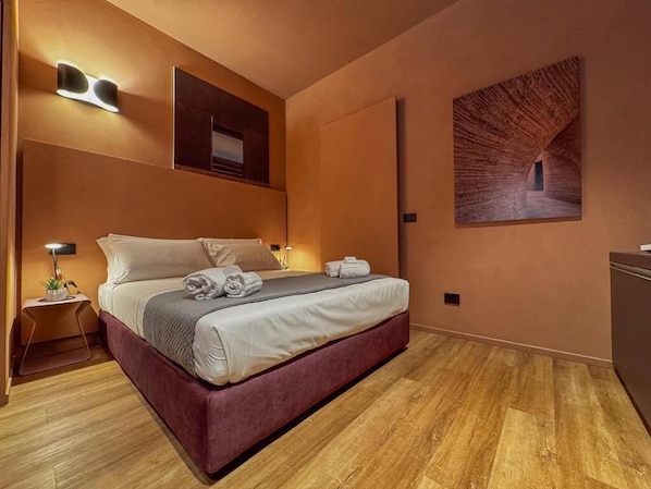 In-room safe, desk, free WiFi, bed sheets