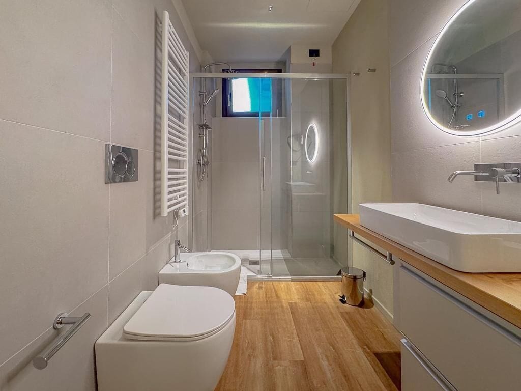Doppia Signature | Bagno | Doccia, soffione a pioggia, asciugacapelli, bidet