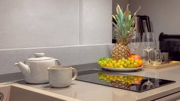 Mini-fridge, espresso maker, coffee/tea maker, electric kettle