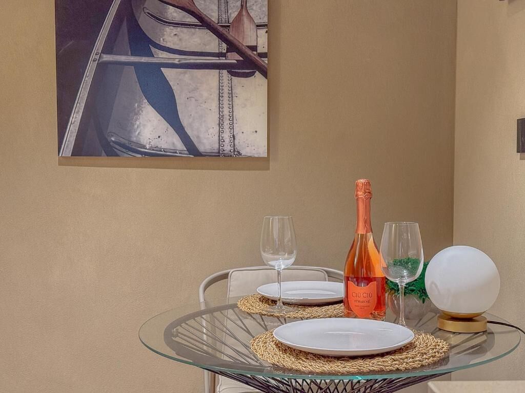 Deluxe Double Room | In-room dining