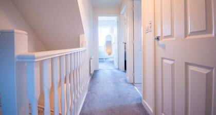 Spacious Luxurious Serviced Accommodation 2