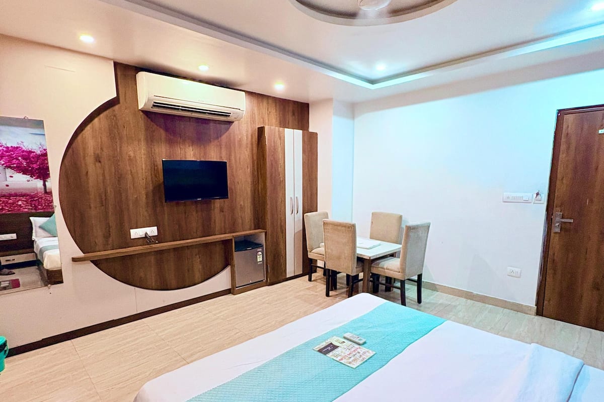 Deluxe Double Room, City View