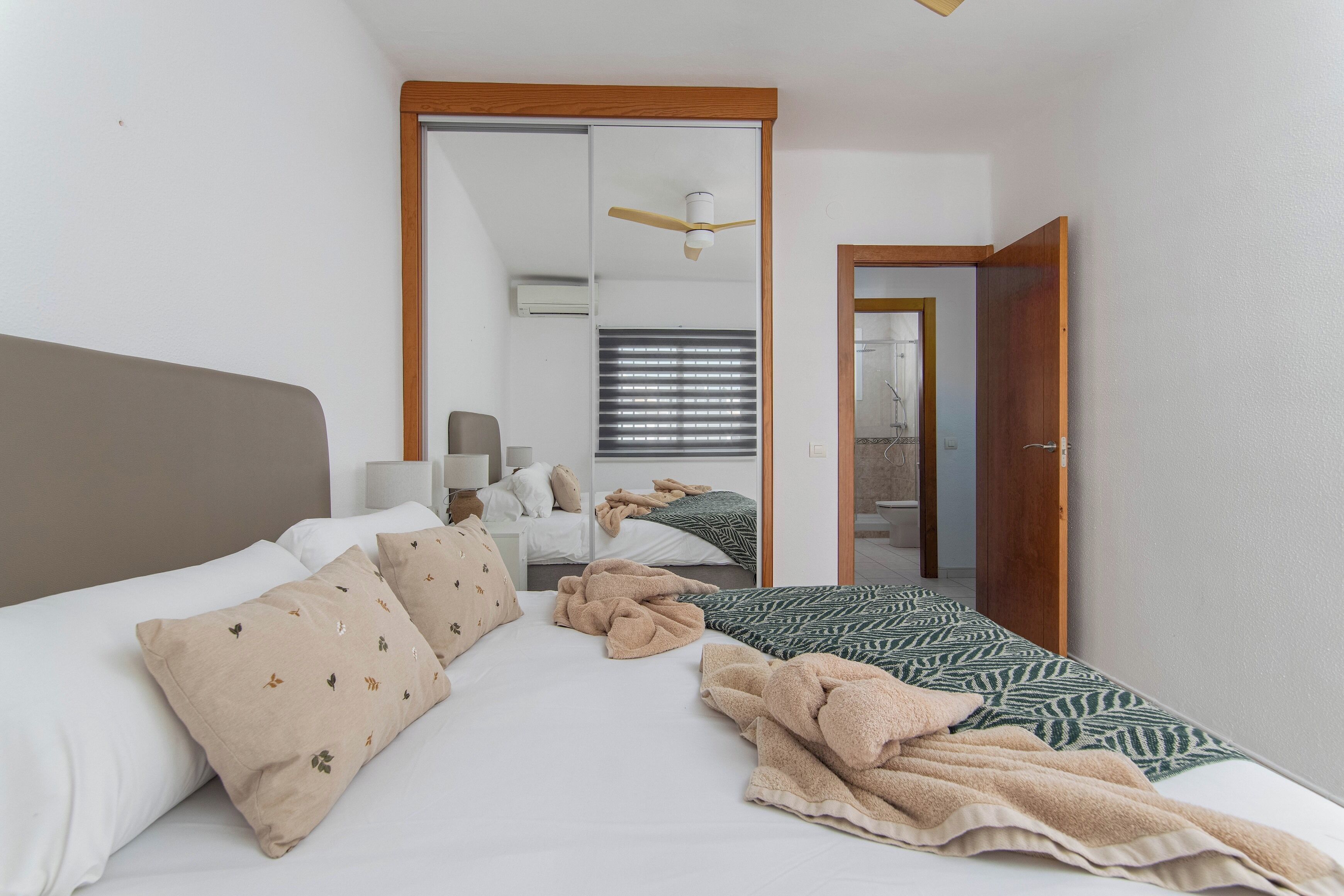 2 bedrooms, iron/ironing board, Internet