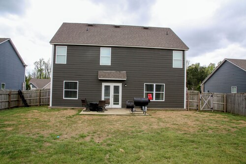 Gorgeous 4-bedroom house with AC in pleasant Tuscaloosa