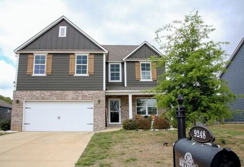 Gorgeous 4-bedroom house with AC in pleasant Tuscaloosa