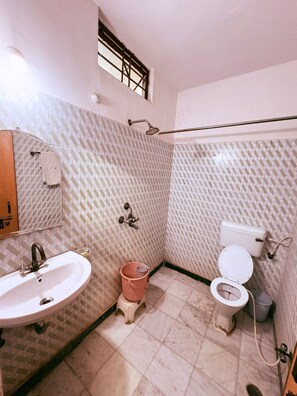Bathroom - Taj Plaza near Hotel Oberoi Amar Vilas (Agra)