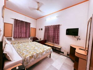 Room - Taj Plaza near Hotel Oberoi Amar Vilas (Agra)
