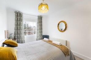 Room - Hidden Gem – Luxe Clifton Apartment with Views (Clifton)