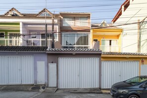 House - Casa Climatizada com Hidromassagem em Jacarepagu (Rio de Janeiro)