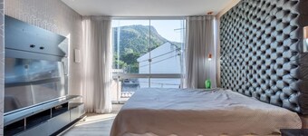 Casa Climatizada com Hidromassagem em Jacarepagu