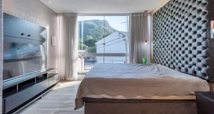 Casa Climatizada com Hidromassagem em Jacarepagu