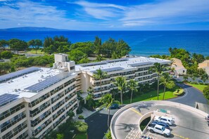 Exterior - Aston Maui Banyan Q402 | Pool & Hot Tub (Kihei)
