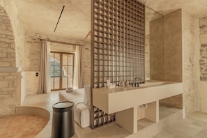 Suite, 1 Bedroom, Hot Tub, Sea View | Bathroom
