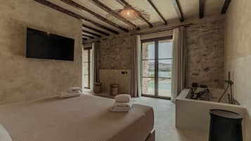 Down duvets, in-room safe, soundproofing, iron/ironing board