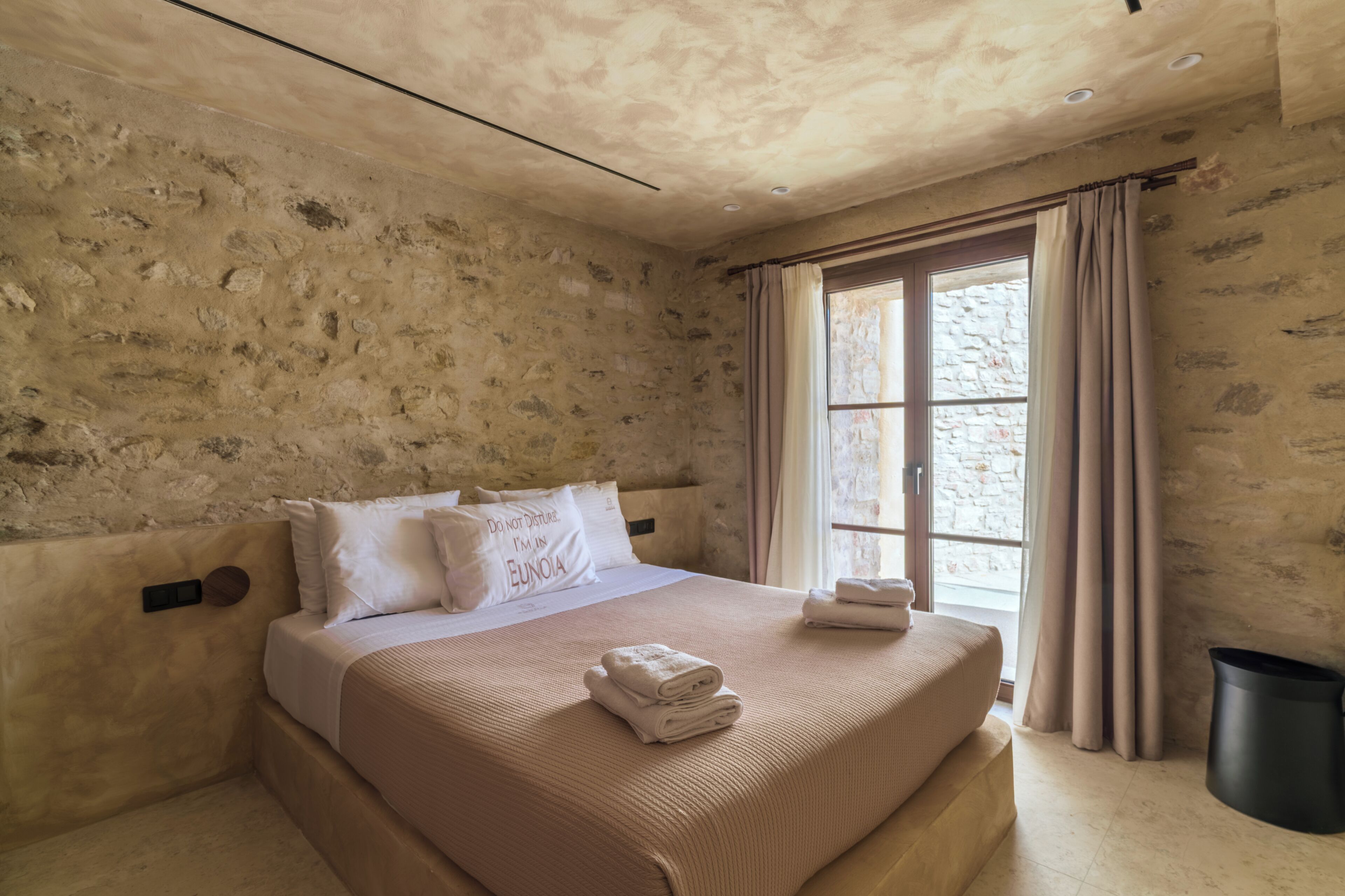 Suite, 1 Bedroom, Partial Sea View