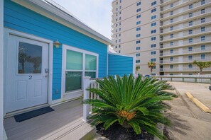 Exterior detail - Cinco Brisas 2 | Gulf-Front Luxury Retreat (Gulf Shores)