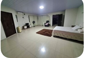 5 bedrooms, WiFi