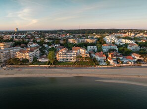 On the beach - Apartment 'Studio Vue Mer - Direct Plage' with Sea View, Private Terrace and Wi-Fi (Arcachon)