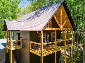 Terrace/patio - Twilight Escape | Designer Cabin + Firepit & Views (Sevierville)